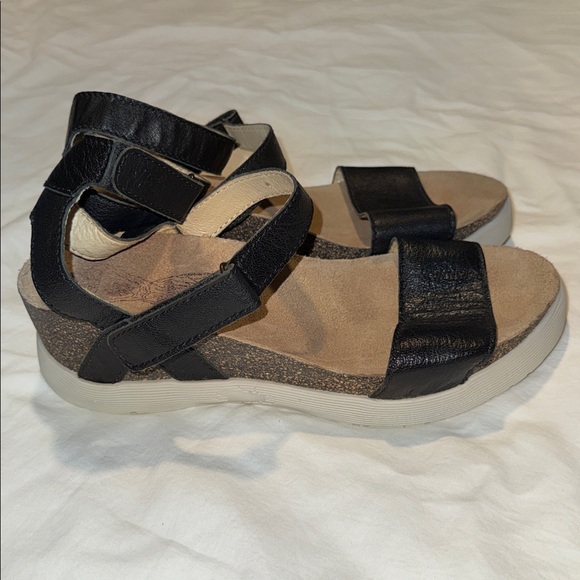Fly London Strappy Open Toe Wedge Sandals Size 39 EUC - Picture 3 of 15